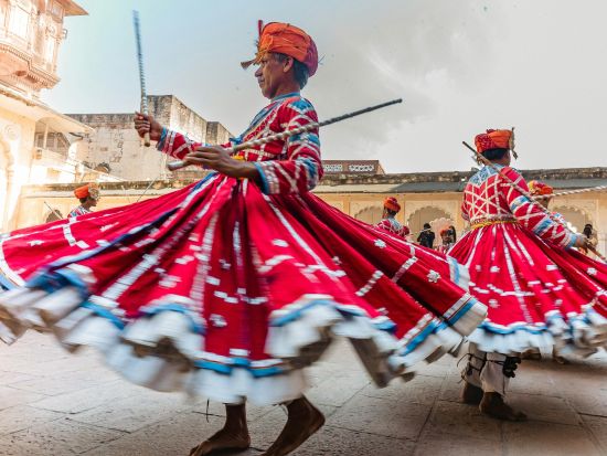 マハラジャ・エクスプレスで巡るインド3泊4日　豪華列車でインド黄金三角＋ランタンボール＋タージ・マハル＋王宮ディナー付き＜デリー発／英語ガイド／全日程食事付き＞