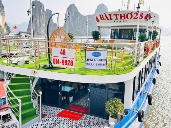 世界遺産ハロン湾日帰りツアー　鍾乳洞ライトアップ＋選べるカヤック体験　空港お送り帰国日プラン有＜4時間クルーズ／日本語ガイド／海鮮ランチ＞