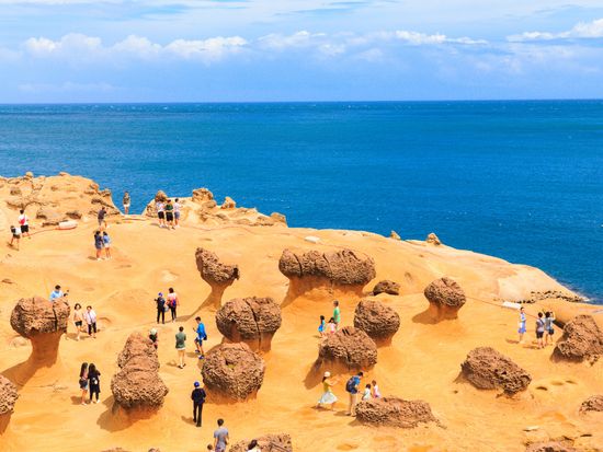 Taiwan_Yehliu Geopark_AdobeStock_225886275