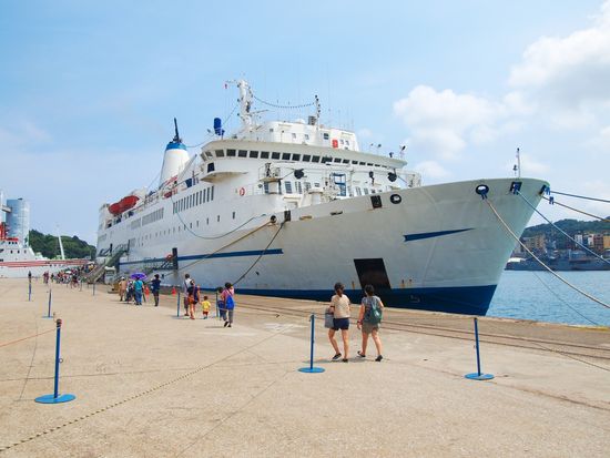 Taiwan_Keelung_Harbor_shutterstock_545208073