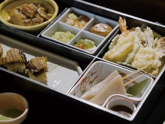 武家屋敷sv_lunch-2048x847