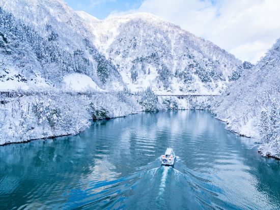 庄川峡1©(公社)とやま観光推進機構