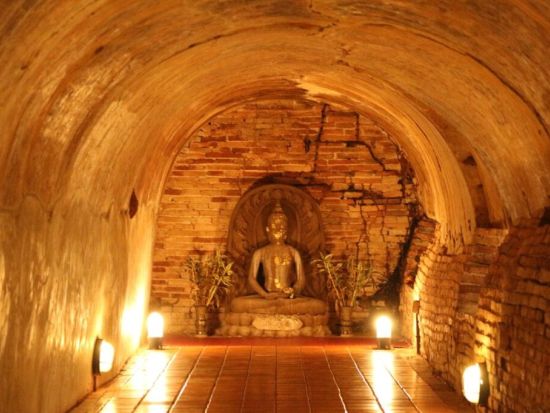 チェンマイ女子旅ツアー　バーンガーンワット＋No.39カフェ＋ワットウモーン＋北タイ料理の名店＜日本語ガイド／午後半日＞