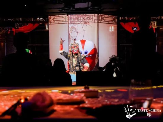 没入型ダイニング「テイスティング・オブ・チャイナ（Taste of China）」　五感で味わう中国七大料理 ＜上海外灘CITY HALL PLAZA＞