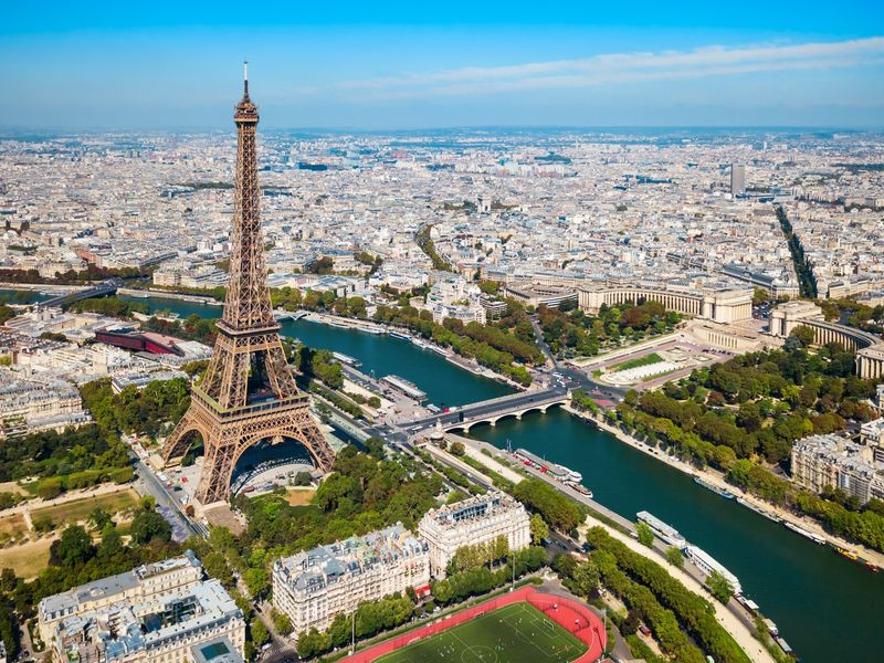 shutterstock_2386019439