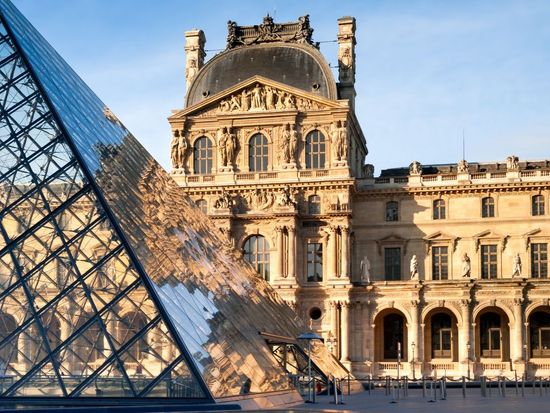 France_Paris_Louvre_Museum_123RF_20209527