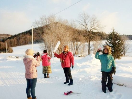 北見バスフリーパスチケット2日券付！ネイチャーガイドツアー　おんねゆの雪原を案内白い森と丘のウォーク＜2026年2月1日～3月7日　北見市おんねゆ温泉2日間＞
