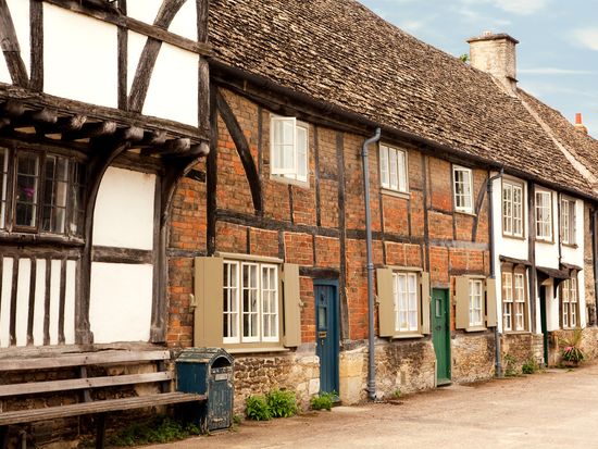 UK_England_Wiltshire_Lacock_shutterstock_53663458