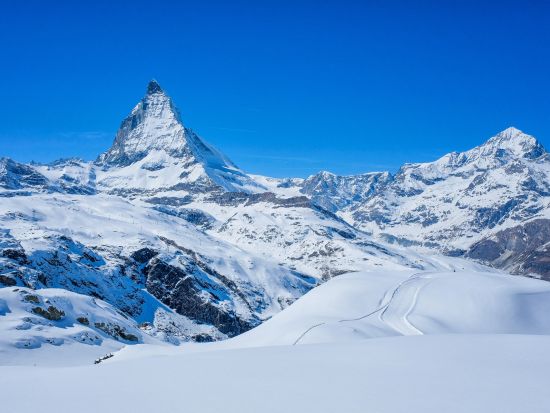 【プライベートツアー】冬のツェルマット地方ハイキングツアー　半日または終日プラン選択可＜12～5月／ガイド貸切／日本語／ツェルマット発＞