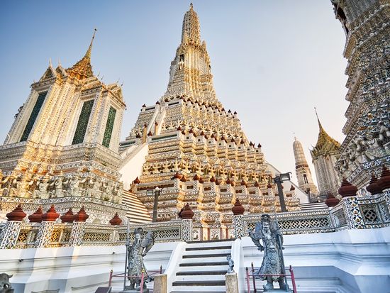 Thailand_Bagkok_Wat Arun_shutterstock_1045461988 (1)