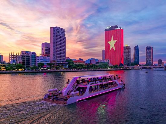 main-attraction-image