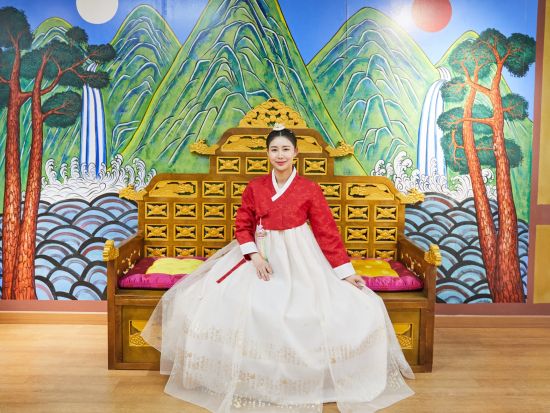 韓服体験スタジオ「ルミスペース」 ドラマで見た本格衣装＆お洒落な韓服でセルフ撮影＊フォトシグネチャー(プリクラ)体験付きプランあり＜明洞駅徒歩3分＞