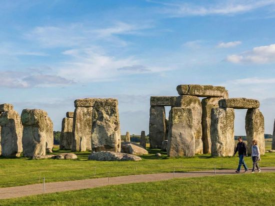 【専用車で自由に巡る】イングランド1日プライベートツアー＜貸切／10時間／日本語／ロンドン発＞by とらベアトラベル