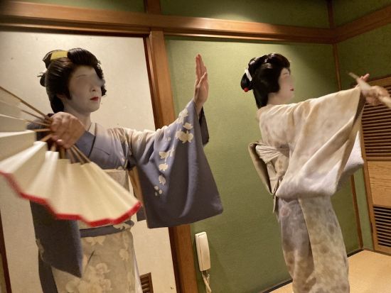 【英語ガイド】浅草ツアー 江戸時代の風情が残る東京の下町「浅草」をガイドと巡る＜会席料理・芸者による日本舞踊＞