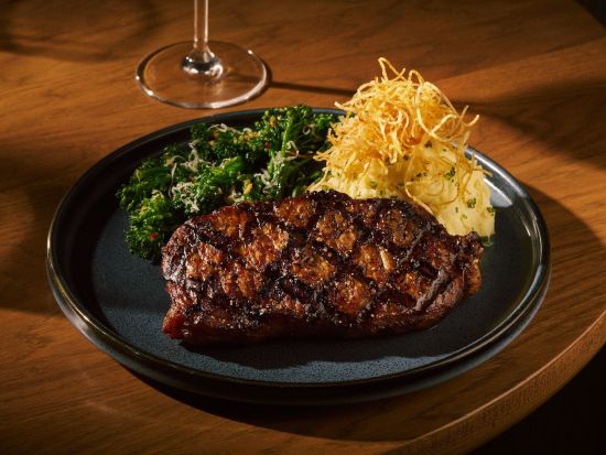 【レストラン座席予約】アールズ・キッチン＋バー・ワイキキ（Earls Kitchen + Bar - Waikiki）