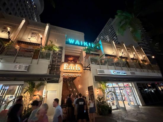 【レストラン座席予約】アールズ・キッチン＋バー・ワイキキ（Earls Kitchen + Bar - Waikiki）