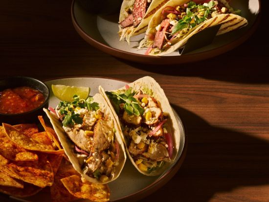 【レストラン座席予約】アールズ・キッチン＋バー・ワイキキ（Earls Kitchen + Bar - Waikiki）