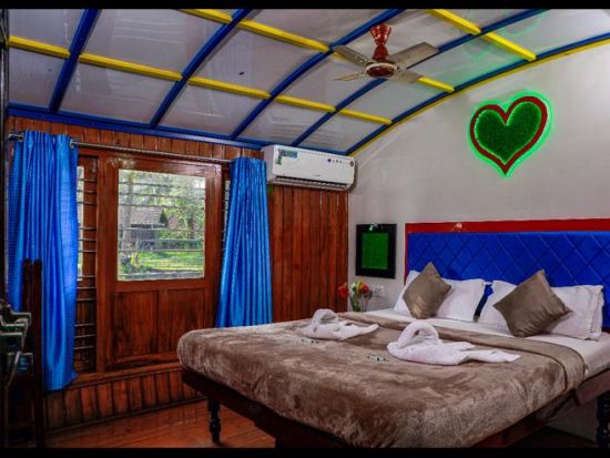 【貸切チャーター】コーチン発クマラコム＆アレッピ観光ツアー＜専用車／英語ドライバー／高速代・駐車場代込／コーチン市内中心部ドロップ＞