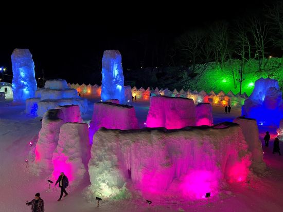 【新千歳空港国際線 発着】2026千歳・支笏湖氷濤まつりツアー｜「お帰りはお客様のホテルまで！（札幌市内）」「氷の美術館」《入場料込み》