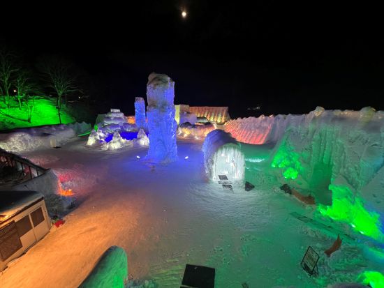 【新千歳空港国際線 発着】2026千歳・支笏湖氷濤まつりツアー｜「お帰りはお客様のホテルまで！（札幌市内）」「氷の美術館」《入場料込み》