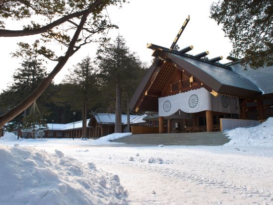 札幌発着日帰りバスツアー 札幌市内＆小樽市内満喫1日プラン　北海道神宮祈願+白い恋人パーク+サッポロビール園+小樽運河+雪あかりの路(期間限定)＜2～3月＞