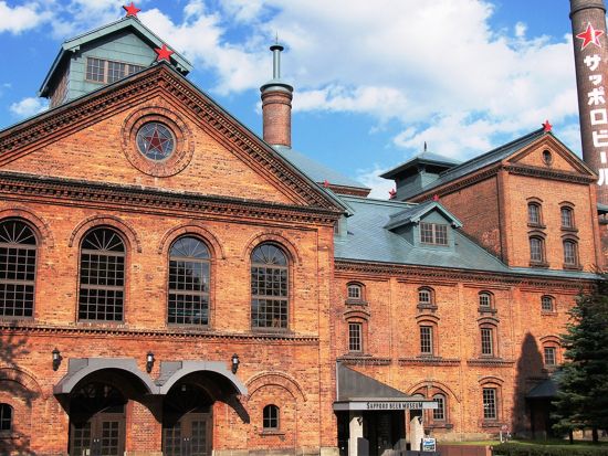 札幌発着日帰りバスツアー 札幌市内＆小樽市内満喫1日プラン　北海道神宮祈願+白い恋人パーク+サッポロビール園+小樽運河+雪あかりの路(期間限定)＜2～3月＞