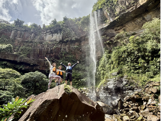 西表島 ピナイサーラの滝 カヤック＆トレッキング 半日で滝壺体験＜午前・午後選択可／送迎・写真付き／西表島＞