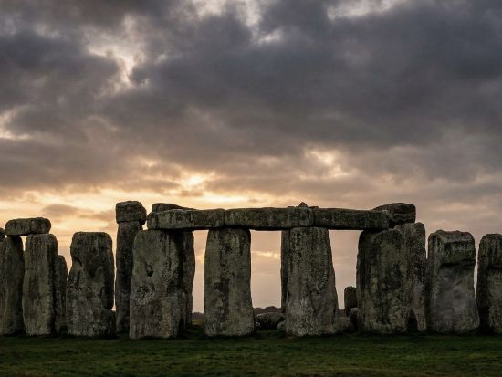 【ロンドン最終日】選べる郊外1日観光＋ヒースロー空港ドロップオフ＜専用車／日本人アシスタント／ホテル送迎＞by とらベアトラベル