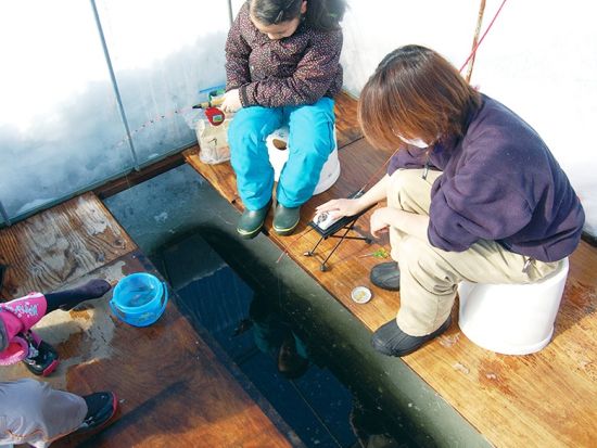 札幌発 冬の日帰りバスツアー　わかさぎ釣り＆しんしのつ温泉入浴を楽しむ冬の魅力堪能コース＜1〜3月／1名様から催行／札幌発＞ 