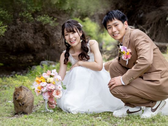 ロットネスト島　ウェディングフォト　ヘアメイク付きプランあり＜パース市内送迎付き／ヒラリーズ発着＞