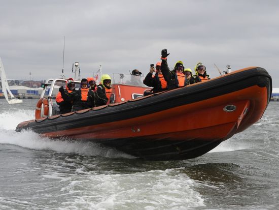 RIBスピードボートで巡る 海から楽しむヘルシンキ市内＆群島観光＜4～10月／英語ドライバーガイド＞