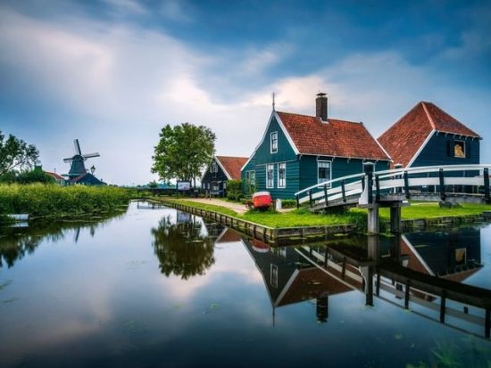 1日でオランダの魅力を満喫！選りすぐりの5か所を巡る充実ツアー　ザーンセ・スカンス＋アフスロイトダイク＋スローテン＋ウルク＋エルブルフ＜英語ガイド＞