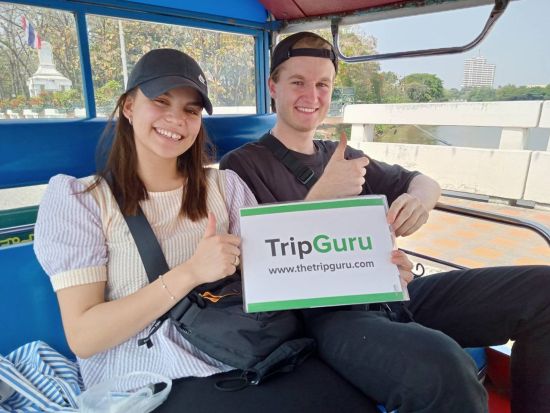 【チェンマイ発】トゥクトゥクで行く旧市街半日観光ツアー　寺院入場＆マーケット訪問あり＜貸切／午前または午後／ホテル送迎付／英語ガイド＞