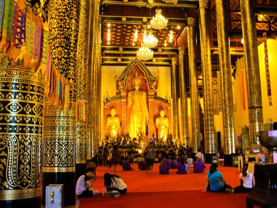 Wat Chedi Luang Inside
