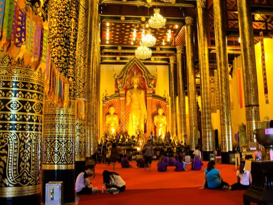 【チェンマイ発】市内半日観光ウォーキングツアー　3つの寺院巡り　ワット・チェディ・ルアン＆ワット・パンタオ＆ワット・プラシン＜午前または午後／英語ガイド＞