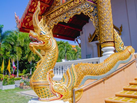 【チェンマイ発】市内半日観光ウォーキングツアー　3つの寺院巡り　ワット・チェディ・ルアン＆ワット・パンタオ＆ワット・プラシン＜午前または午後／英語ガイド＞