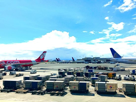 【空港送迎】ダニエル・K・イノウエ国際空港 ⇔ ワイキキまたはカハラ地区 ＜貸切／日本語ドライバー／1～10名＞