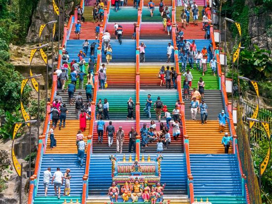 クアラルンプール郊外半日観光ツアー　バトゥ洞窟＆ピンクモスク＆モロッコパビリオン　プトラジャヤ湖クルーズ付き＜午前発／日本語ガイド／セントラルマーケット解散＞