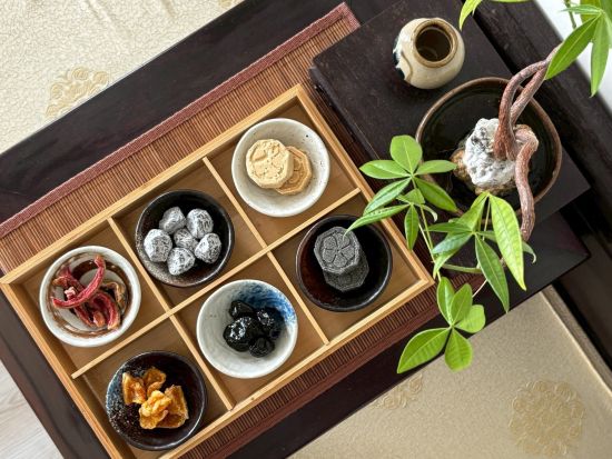 【貸切】九份1泊2日ツアー　高級民宿に宿泊＆夜の九份＆人気レストラン「海悦楼」の夕食＆十分の天燈上げ ＜日本語ドライバー＞