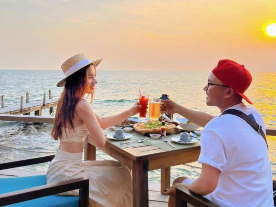 カミアレストラン「Camia Restaurant」食事券＆事前予約サービス　　絶景ビーチで西洋料理＆シーフード堪能＜フーコック島＞