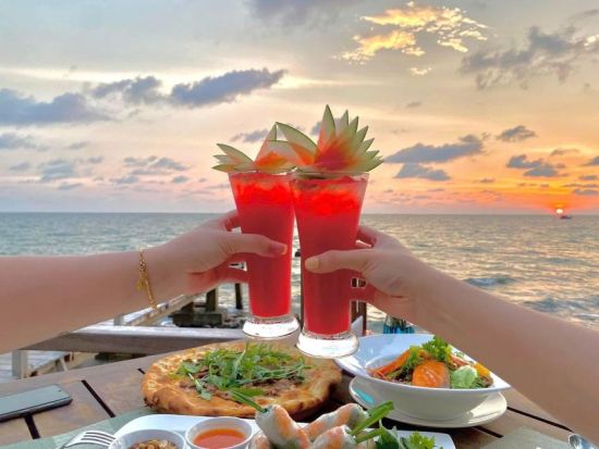 カミアレストラン「Camia Restaurant」食事券＆事前予約サービス　　絶景ビーチで西洋料理＆シーフード堪能＜フーコック島＞