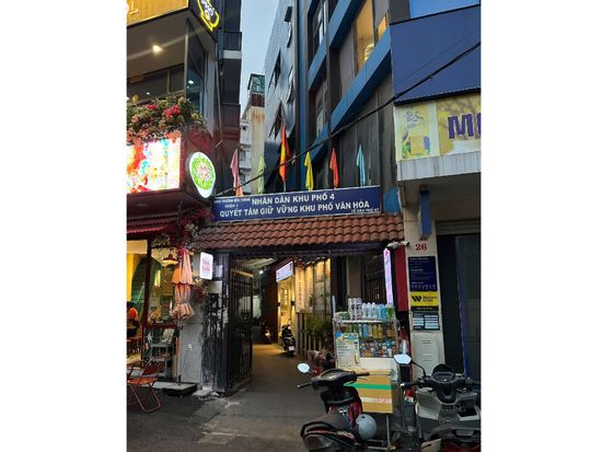 There will be a Spa & Nails sign_resize