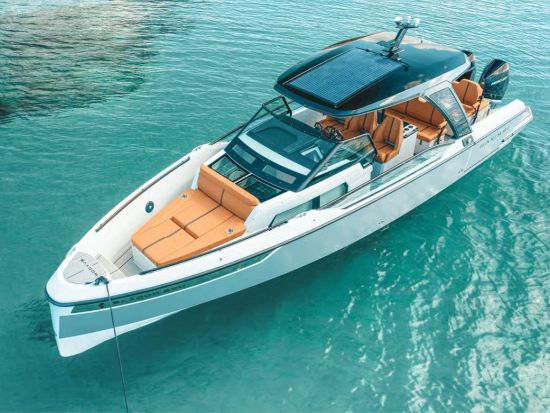 カプリ島クルージングツアー＜4～10月／貸切／英語／ナポリ発＞