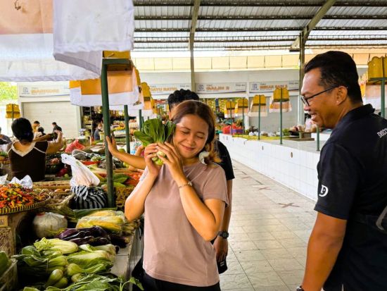 バリ島サヌール地区 サイクリングツアー　生鮮市場＆伝統儀式＆田園風景を巡る ＜英語ガイド＞