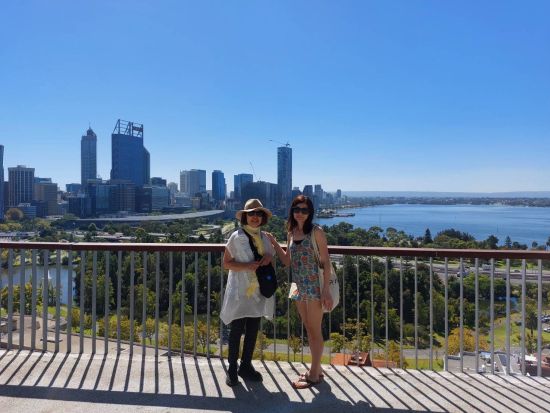 約2時間半のウォーキングツアー★パース市内中心部とキングスパークの見どころをたっぷりご紹介！＜午前／日本語ガイド／パース発＞