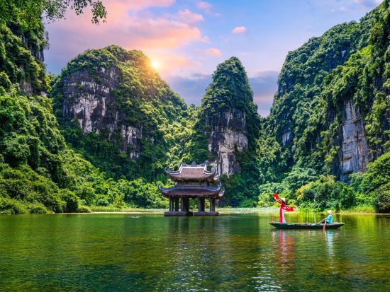 ハノイ発・絶景世界遺産めぐり！ホアルー＆チャンアン終日観光ツアー＜日本語ガイド・昼食付き＞