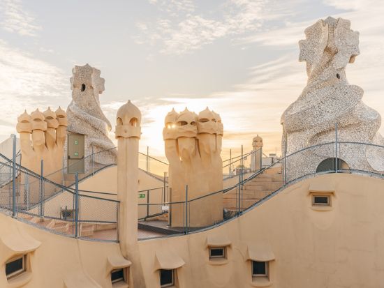 日本語ガイドがご案内！世界遺産カサ・ミラ（La Pedrera） 開館前の特別入場「カサ・ミラ・サンライズ」＜約1時間／日本語ガイド＞