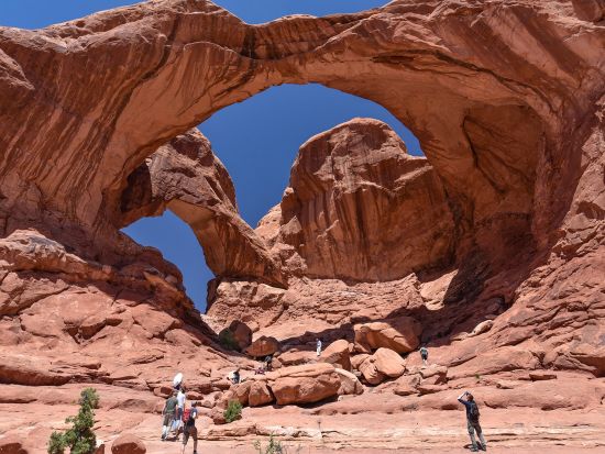 グランドサークル2泊3日周遊ツアー　バレーオブファイヤー＋ロウアーアンテロープ＋アーチーズ＋デッドホースポイントなどを満喫＜3～10月／昼食付き／日本語ガイド＞