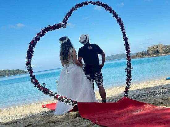 奄美大島【プライベートクルージング】感動のプロポーズ大作戦！ドローン撮影無料＆成功演出付き ＜3時間／龍郷町＞ by 奄美シーランドの写真1