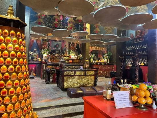 香港 開運寺院めぐりツアー　選べる2コースの有名パワースポットを効率よく参拝＜混載または貸切／英語ガイド＞